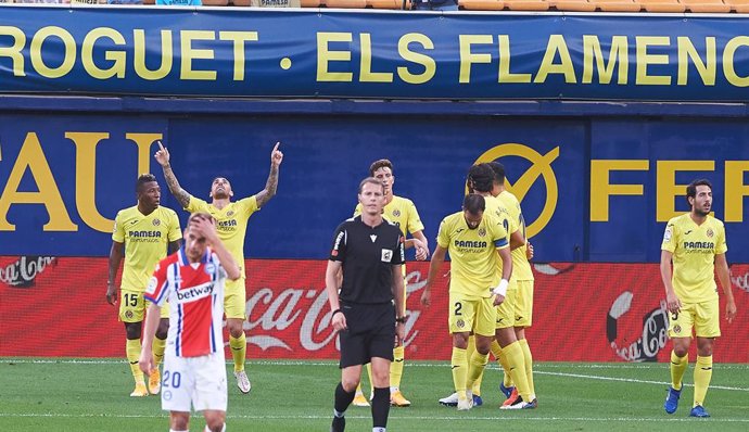 AMPL.- Fútbol/Primera.- (Crónica) El Villarreal olvida el Camp Nou con ante el A