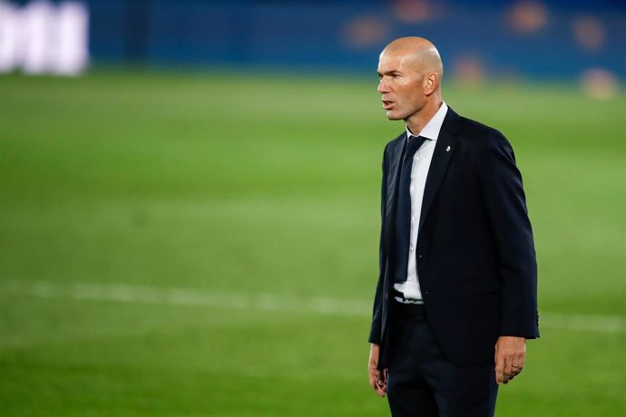 Zinédine Zidane durante el partido entre el Real Madrid y el Valladolid