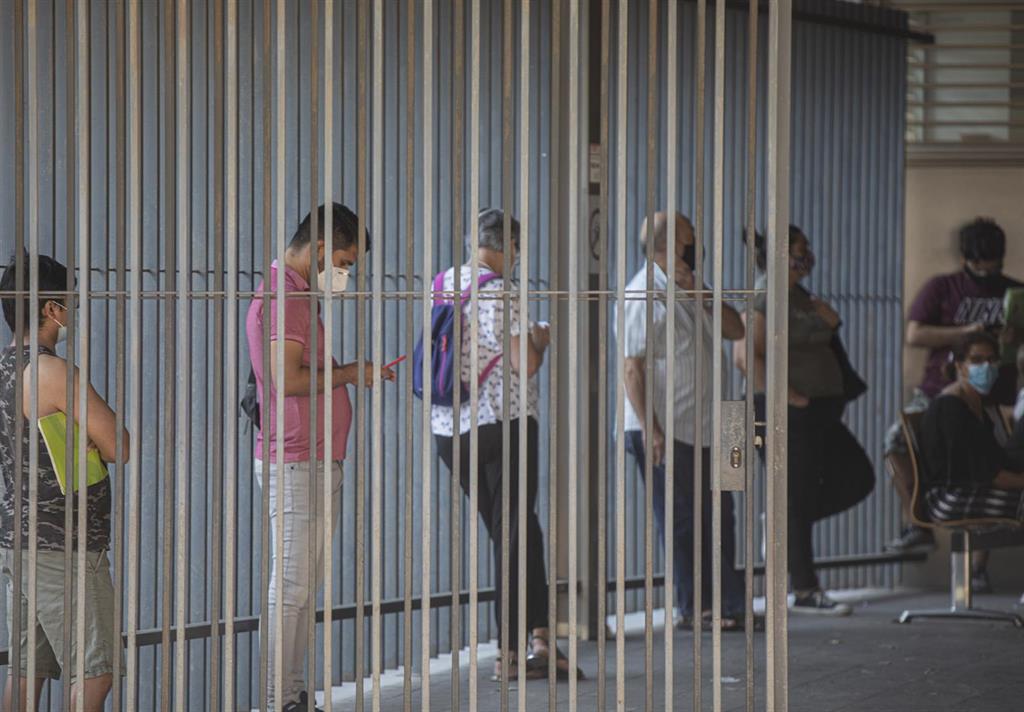 Comienza en los centros de salud Málaga-Guadalhorce la atención a casos con síntomas o sospechas mediante móviles 3 Comienza en los centros de salud Málaga-Guadalhorce la atención a casos con síntomas o sospechas mediante móviles 3