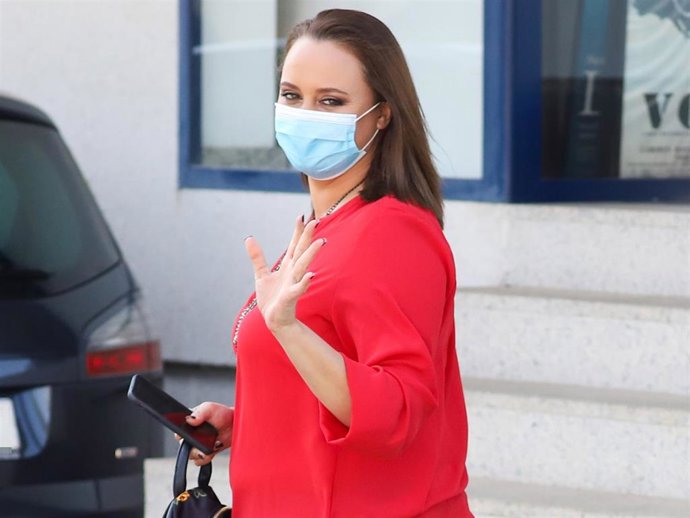 La hija de Rocío Dúrcal y Junior está feliz de su regreso a España