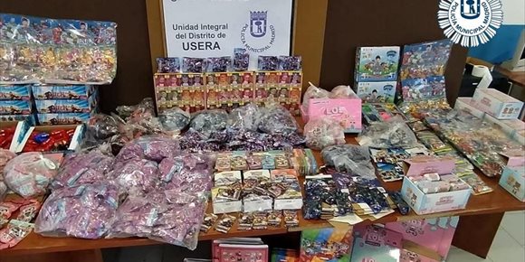 3. Incautados en Usera más de 5.000 juguetes, cartas y artículos de colección de conocidas marcas