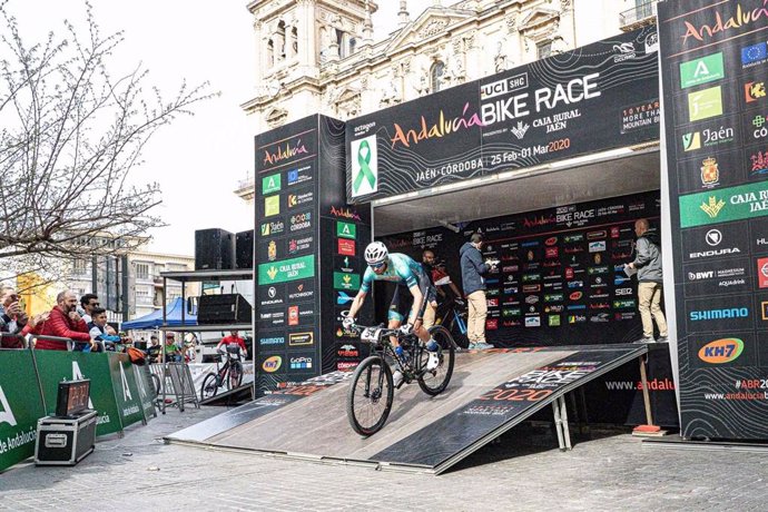 La Andalucía Bike Race asciende a las UCI MTB Marathon Series y vuelve a su formato de parejas