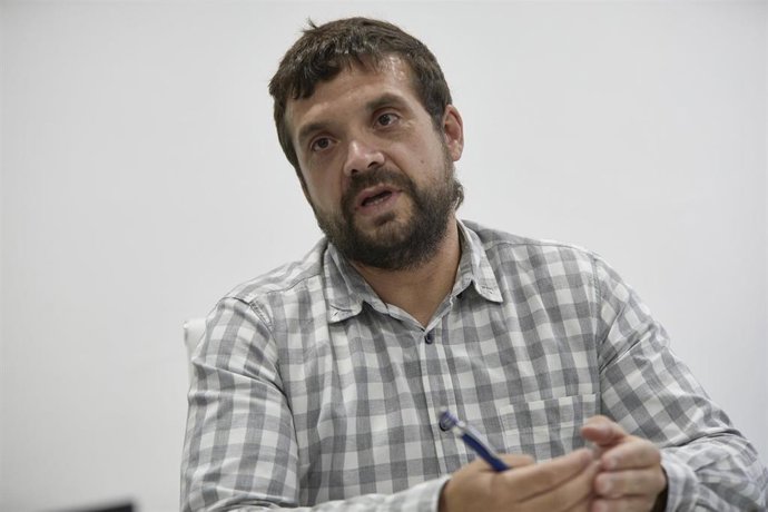 El nuevo secretario general de Podemos Comunidad de Madrid, Jesús Santos, durante una entrevista para Europa Press en la sede de la agencia de comunicación en Madrid, en Madrid (España), a 7 de julio de 2020.