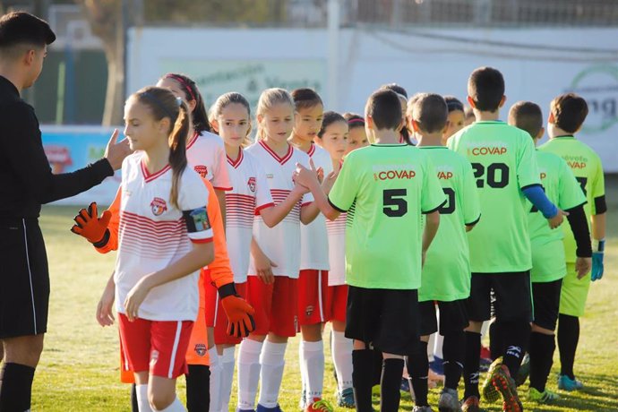 La Copa Covap defiende la utilidad de los deportes de equipo para reducir trastornos alimentarios en la adolescencia  