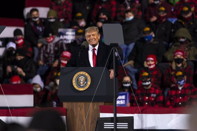 Donald Trump durante un acto de campaña en Minesota