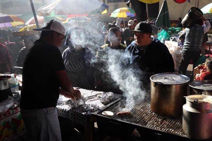 Mercado en Almolonga, Guatemala