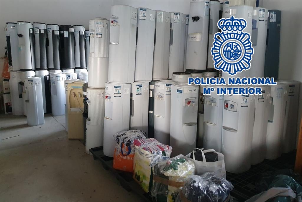 Recuperan en Málaga 300 máquinas dispensadoras de agua sustraídas y detienen a cuatro personas 2 Recuperan en Málaga 300 máquinas dispensadoras de agua sustraídas y detienen a cuatro personas 2