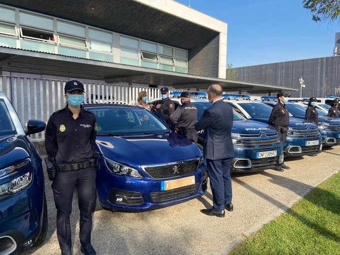 Presentación de nuevos vehículos de la Policía Nacional en Zaragoza.
