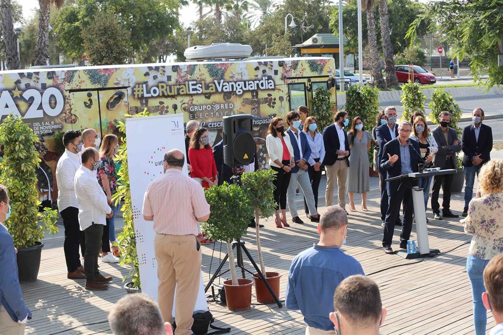 Un autobús contra la despoblación recorre Málaga y visibiliza a los grandes talentos del mundo rural 2 Un autobús contra la despoblación recorre Málaga y visibiliza a los grandes talentos del mundo rural 2