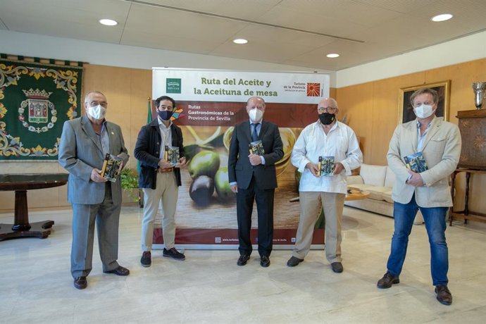Sevilla.-Diputación presenta una guía sobre el aceite de oliva y la aceituna y s