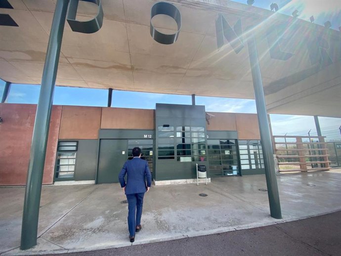 El vicepresidente en funciones de presidente de la Generalitat, Pere Aragons, en su llegada a la cárcel de Lledoners (Barcelona) para visitar a los presos del 1-O.