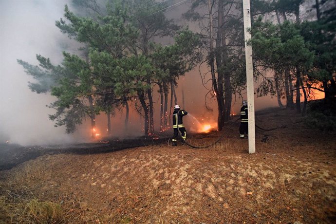 Ucrania.- Los fuertes incendios registrados en el este de Ucrania dejan al menos