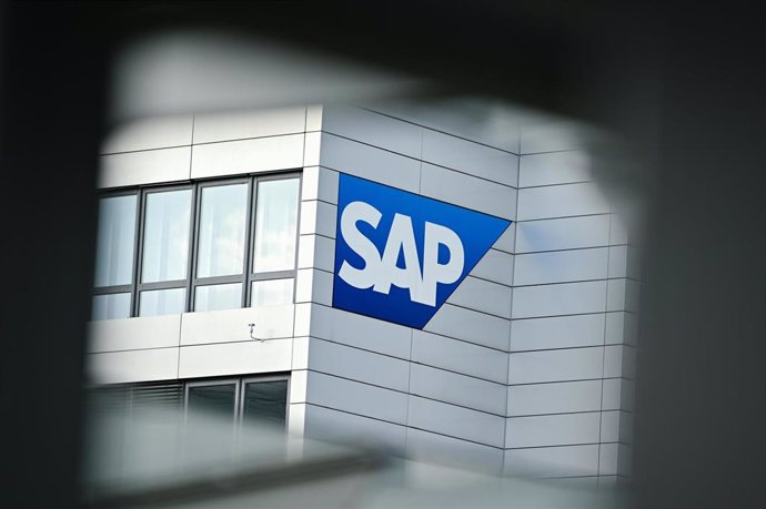 Logo de la compañía tecnológica alemana SAP en uno de sus edificios