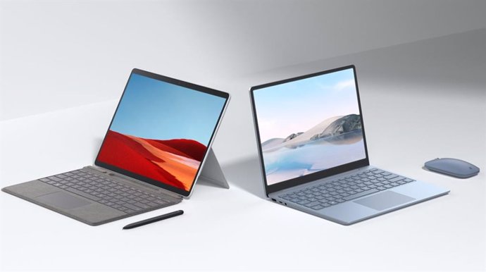 Surface Laptop Go (derecha) y Surface Pro X (izquierda).