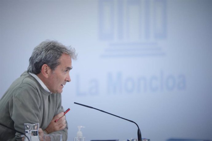El director del Centro de Coordinación de Alertas y Emergencias Sanitarias -CCAES- Fernando Simón, comparece en rueda de prensa telemática en Moncloa, para informar de la evolución de la COVID-19, en Madrid (España), a 28 de septiembre de 2020.