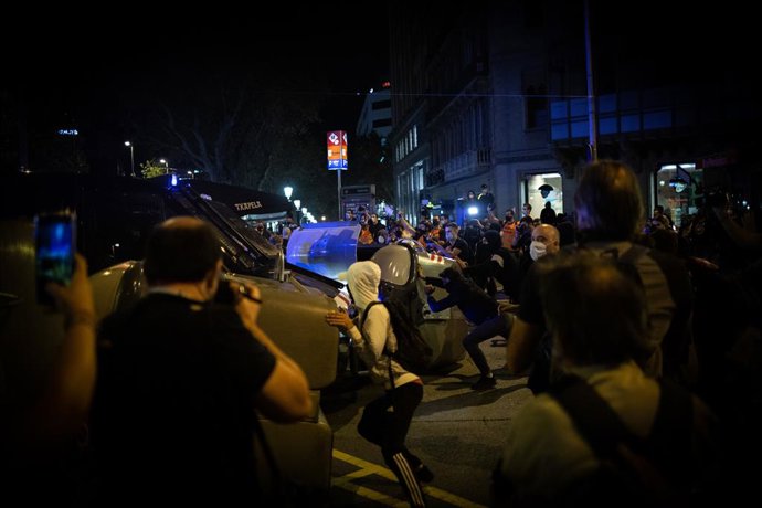 Protesta dels CDR a Barcelona pel tercer aniversari de el 1-O
