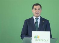 Juanma Moreno felicita al Granada por pasar a la fase de grupos de la Liga Europa: "Sigue haciendo historia"