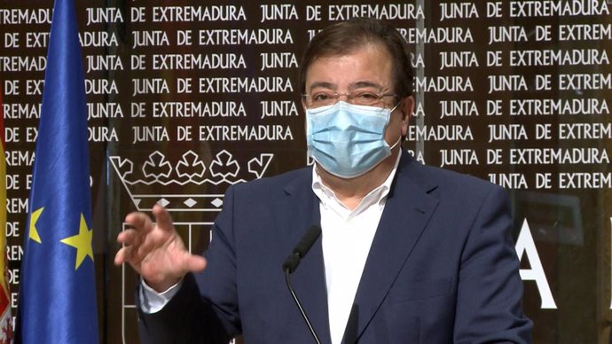 El presidente de la Junta, Guillermo Fernández Vara, en rueda de prensa este viernes