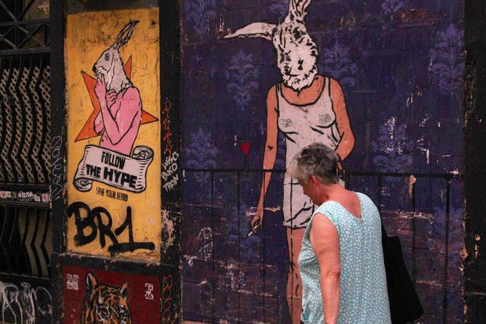 Una de las obras de la exposición 'Miradas Alhambra', organizada y producida por Rambleta de la mano de Cervezas Alhambra para respaldar la fotografía