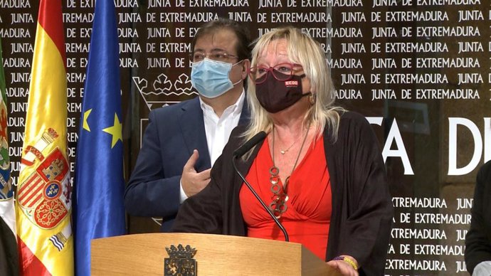 La secretaria general de CCOO, Encarna Chacón, en rueda de prensa en Mérida