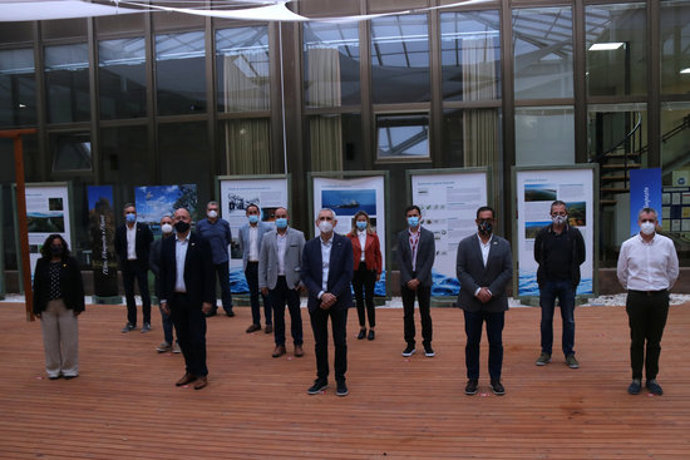 Imatge de grup dels participants en la II Taula Institucional de les Terres de l'Ebre a la seu de l'IRTA a Sant Carles de la Rpita, Imatge del 2 d'octubre de 2020. (horitzontal)