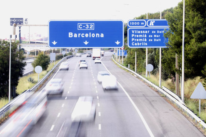 Moviment de vehicles a l'autopista C-32, al seu pas pel Maresme, l'1 d'octubre de 2020 (horitzontal)