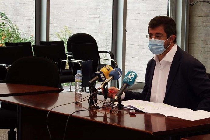 El director general de Planificación y Evaluación de las Políticas Activas de Empleo, Jesús Seco,  en rueda de prensa en Mérida