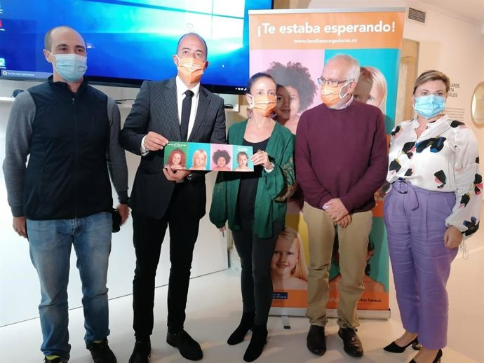 Presentación campaña acogimiento familar en Oviedo.