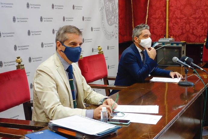 Los portavoces del equipo de gobierno local, César Díaz y Manuel Olivares