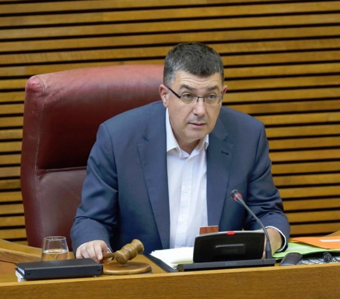 El presidente de las Corts Valencianes, Enric Morera