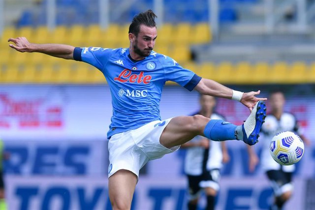 Fabián Ruiz jugando con el Nápoles
