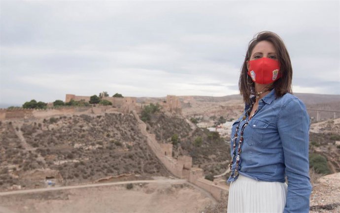 Carmen Belén López en el entorno de La Alcazaba