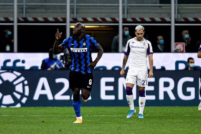 El delantero del Inter de Milán Romelu Lukaku celebra un gol en la Serie A