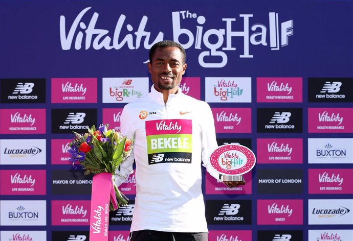 Kenenisa Bekele tras ganar en marzo de 2020 el Medio Maratón de Londres