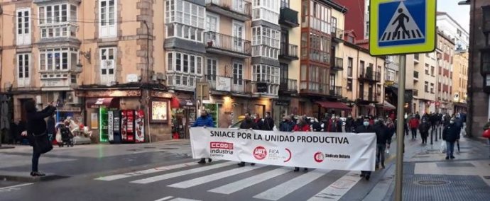 Nueva manifestación de la plantilla de Sniace en Torrelavega
