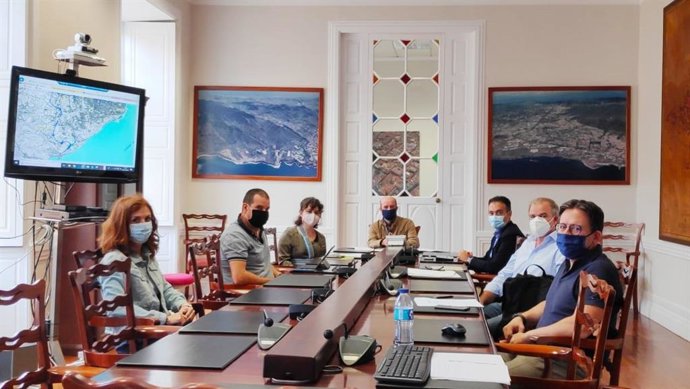Asistentes a la reunión celebrada en la Gerencia de Urbanismo del Ayuntamiento de La Laguna
