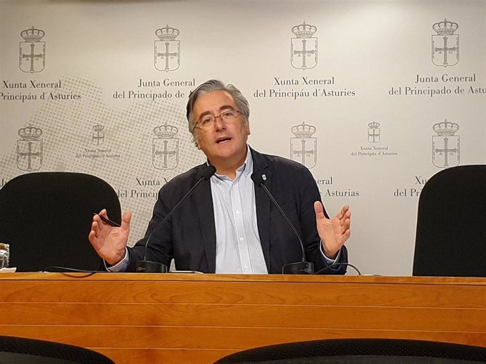 El diputado del PP en la Junta General Pablo González