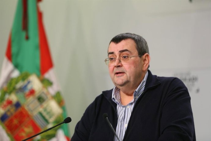 El responsable de Relaciones Institucionales del PNV, Koldo Mediavilla, en una rueda de prensa en Bilbao