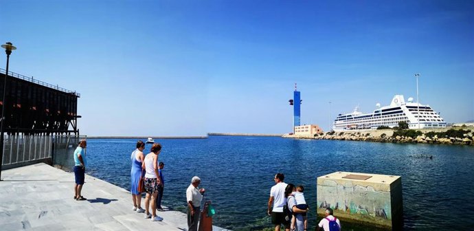 Cricero en el Puerto de Almería