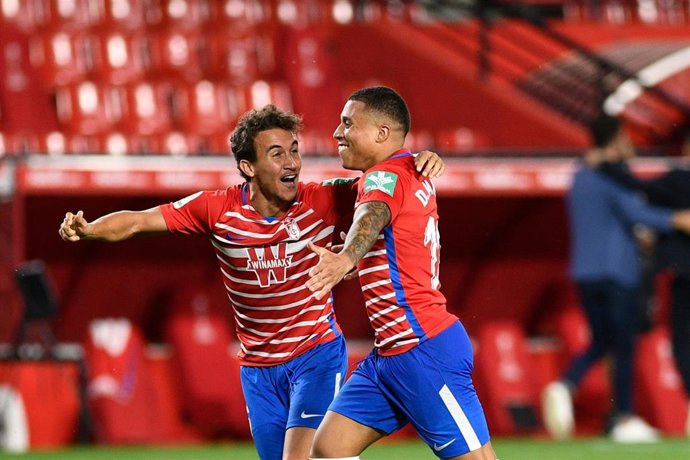 Darwin Machis y Luis Milla con el Granada