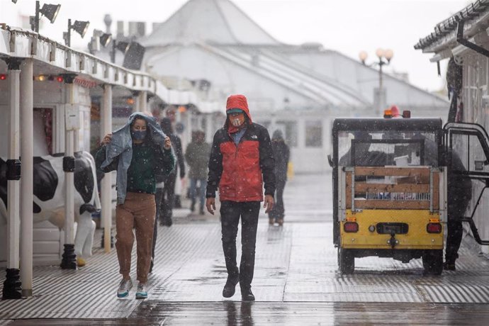 Temporal de lluvia provocado por la tormenta 'Álex' en Europa