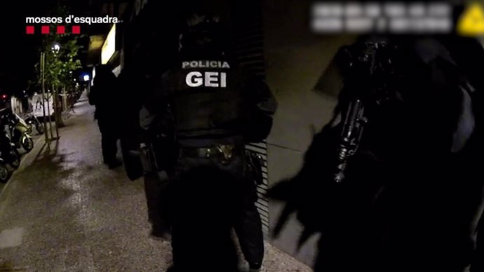 Los Mossos d'Esquadra desmantelan un grupo criminal en el Valls Oriental (Barcelona).