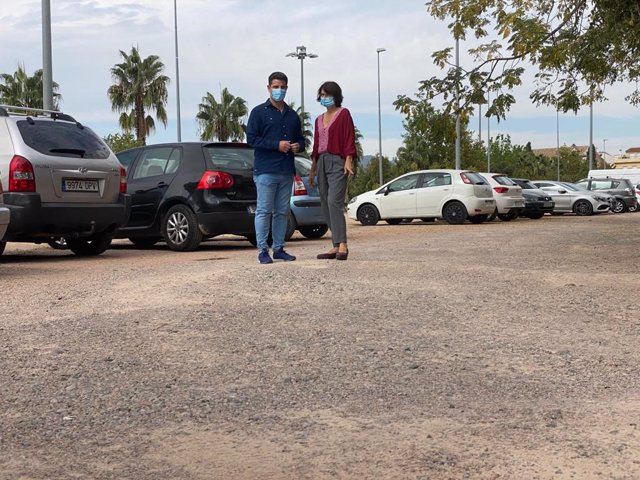 Concejales de IU visitan un solar en Córdoba