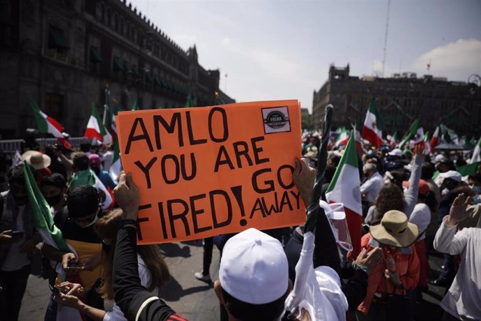 Manifestación celebrada en el caso antiguo del centro de Ciudad de México contra el Gobierno del presidente,  Andrés Manuel López Obrador.