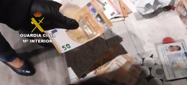 La Guardia Civil desmantela una organización de “murcigleros” integrada por ciudadanos de la Europa del Este
