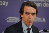 Aznar ve en la "deslegitimación" del Rey un paso al cambio de régimen: "España se mueve hacia un populismo autoritario"