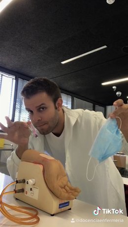 El profesor José Luis Gómez Urquiza, en su cuenta de TikTok