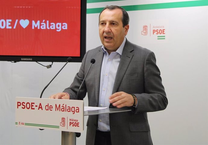 José Luiz Ruiz Espejo, secretario general del PSOE de Málaga en rueda de prensa