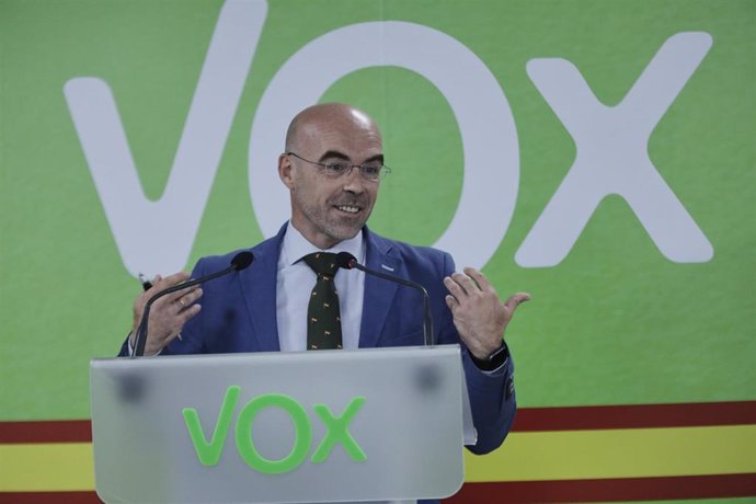 El eurodiputado de Vox Jorge Buxadé, ofrece un rueda de prensa tras la reunión del Comité de Acción Política del partido.