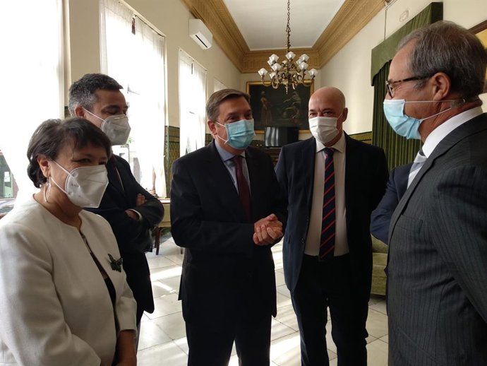 Planas señala que la UE tiene que ser "inteligente y firme" para eliminar los ar